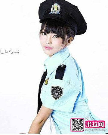 美女模特自爆乳照 警花天天陪领导（图）